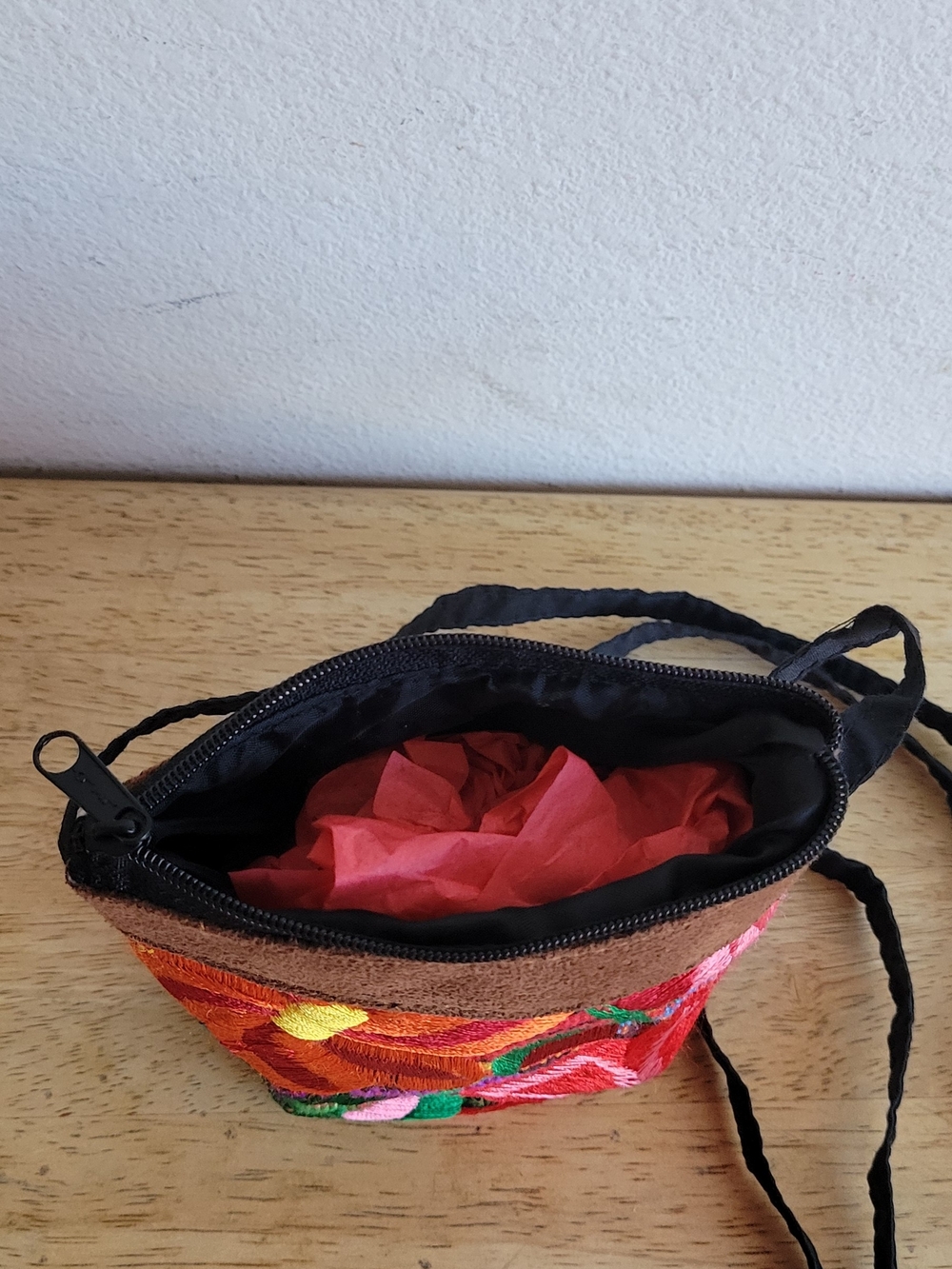 Embroidered Floral Crossbody Pouch - Multicolor - Picture 3 of 8